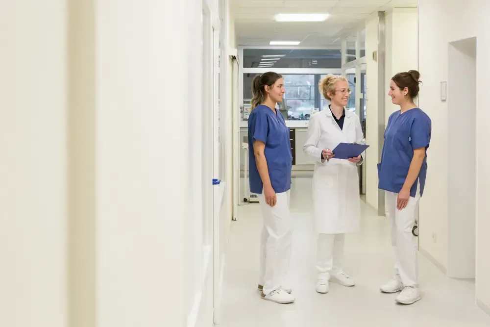 Team und Dialysebereich im Nephrologicum Cuxhaven